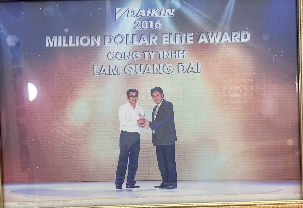 Giải thưởng Million Dollar Elite Award 2016 Lâm Quang Đại